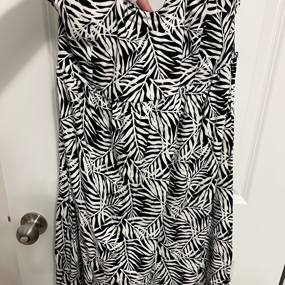 Torrid Black and White Strapless Dress Size 1